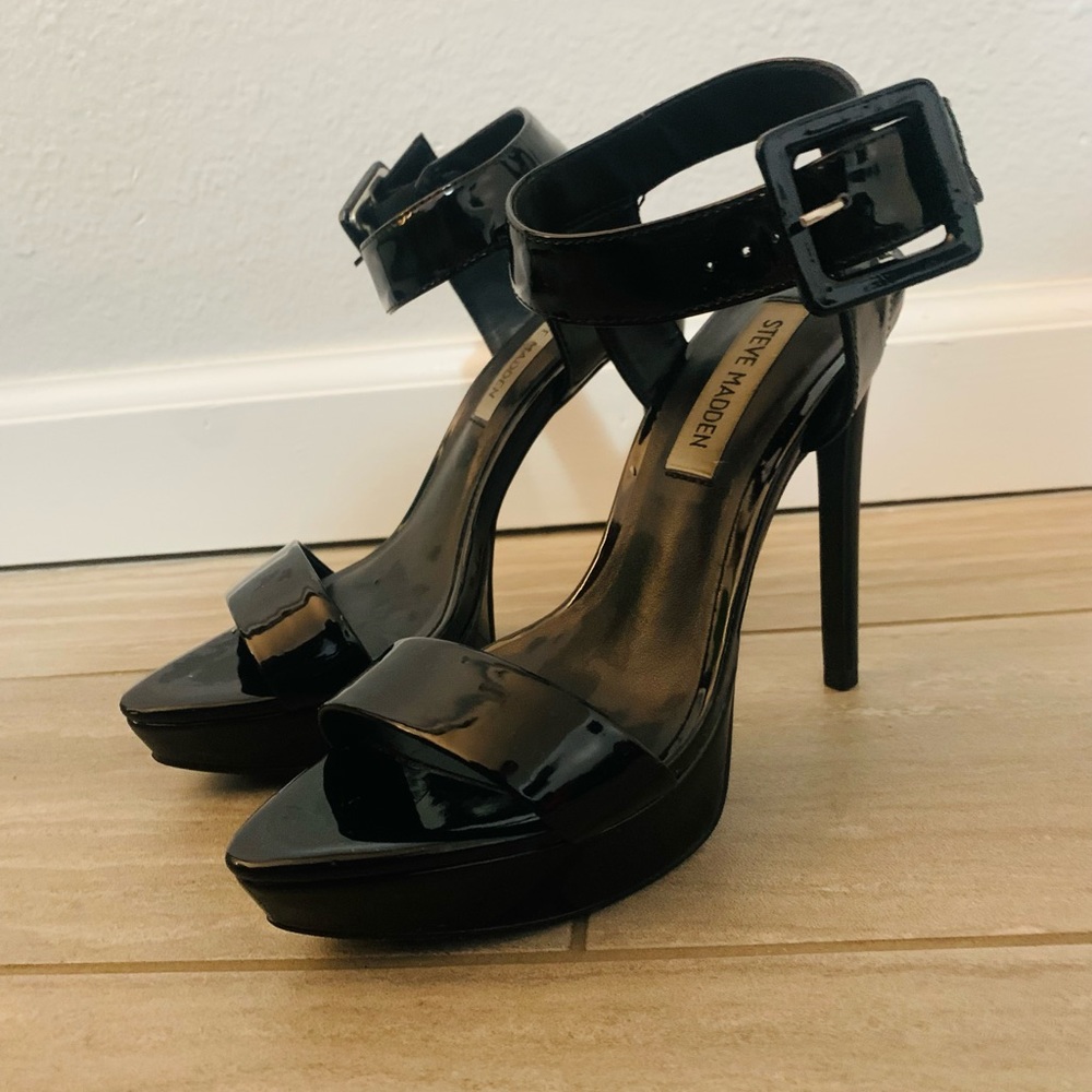 Steve Madden Black Pointed opened Toe Platform Heel